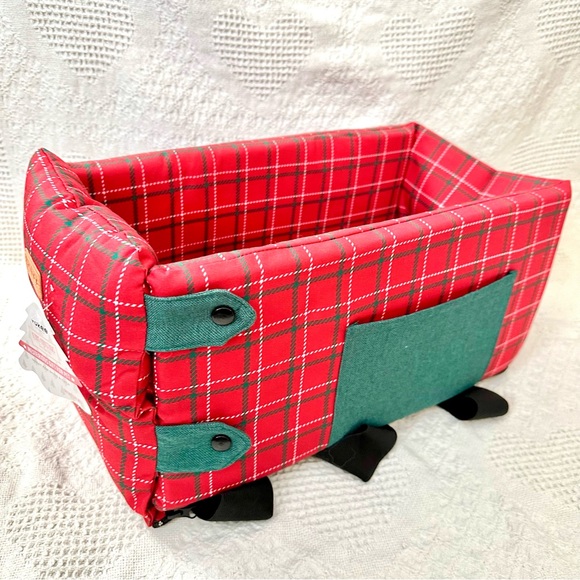 Console Dog Car Seat With Christmas Colors For Small Dogs Up To 12 Lbs - Picture 7 of 8